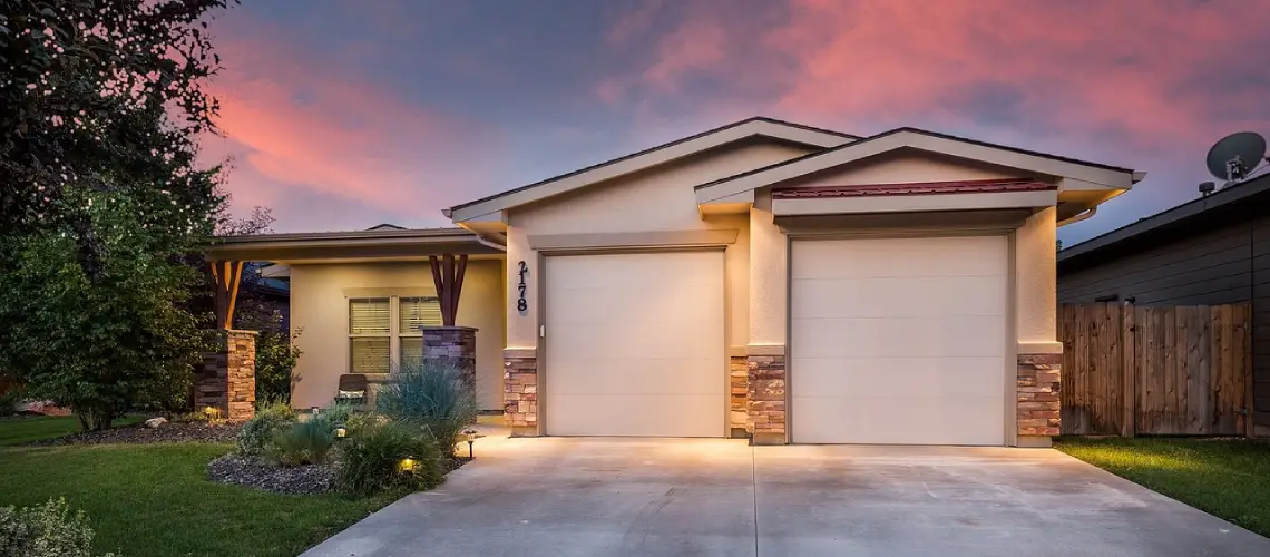 Property valuer conducting an analysis in Brisbane